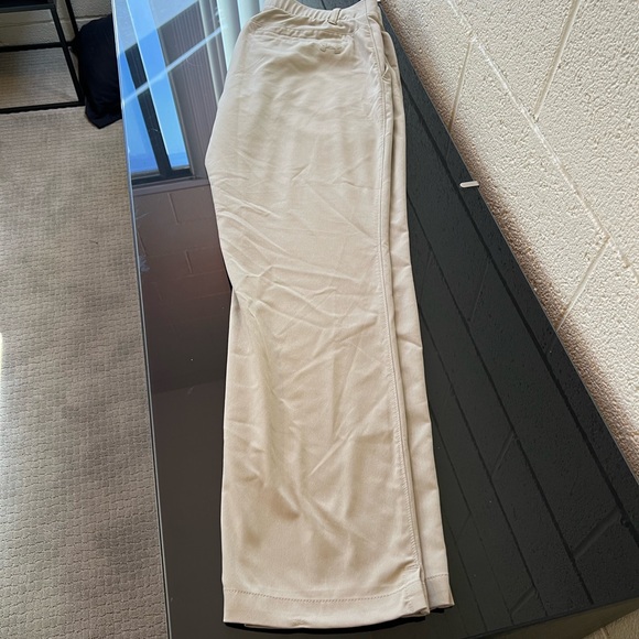 Under Armor Showdown Golf Pants (Loose Fit/Split Hem) - Picture 6 of 6